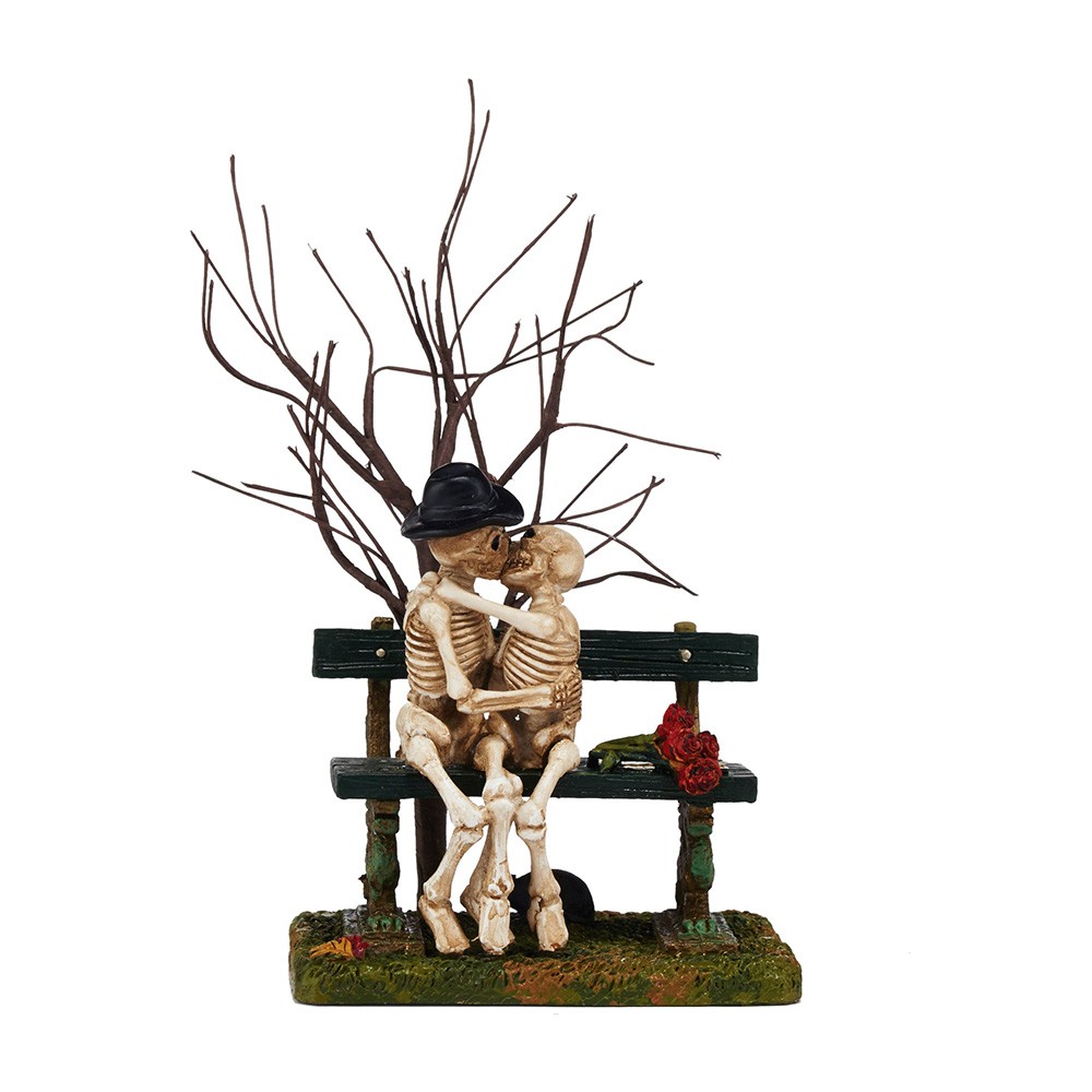 Kiss Of Death - Wooden Duck Shoppe Department 56 - Kiss Of Death