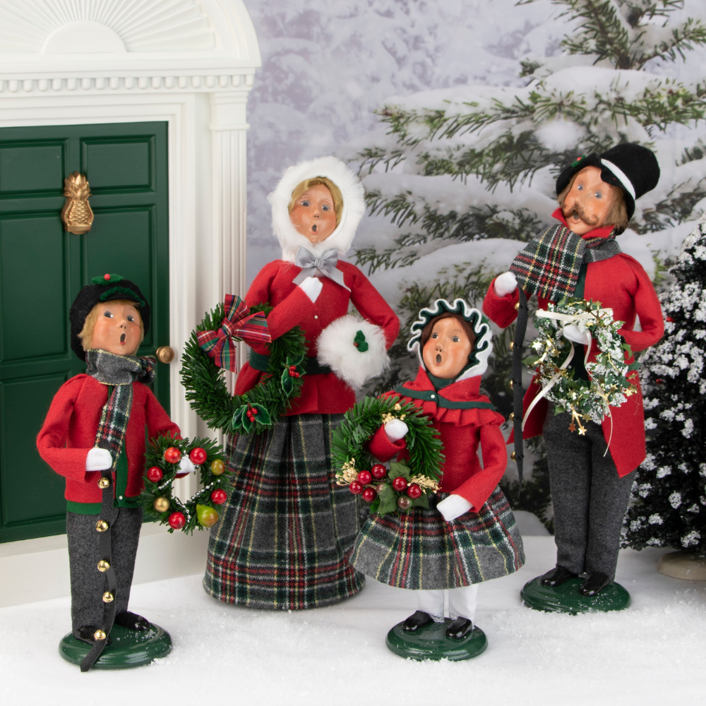 Byers Choice - Caroling Families and Shoppers | Wooden Duck Shoppe